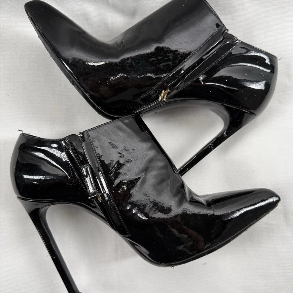 Saint Laurent Glossy Black Stiletto Heels